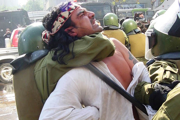 Represión a mapuches